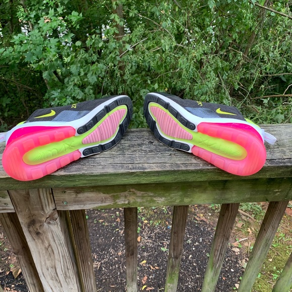 Wmns Nike Air Max 270 Sz (9.5 women) - Picture 6 of 8